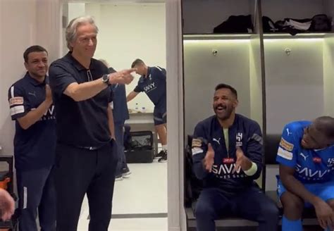 Jogadores Do Al Hilal Cantam M Sica Da Torcida Do Fla Para Jorge Jesus