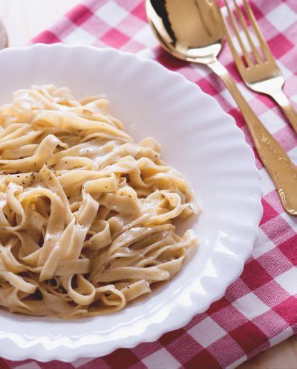 Fettuccine Alfredo Ricetta Nel 2020 Primi Piatti Di Pasta Cibo