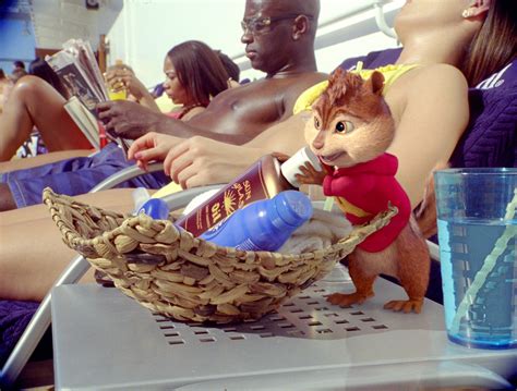 Alvin and the Chipmunks: Chipwrecked (2011)