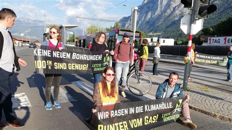 Klima Kleber Protestieren Mit Kirchen Vertretern Oe24 At