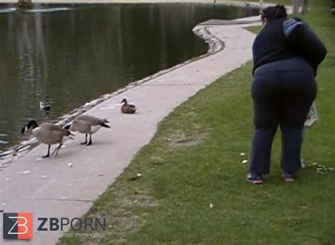 PLUMPLUV Out And About ZB Porn