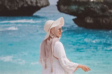 Ingin Berlibur Ke Bali Simak 5 Item Fashion Yang Wajib Kamu Bawa