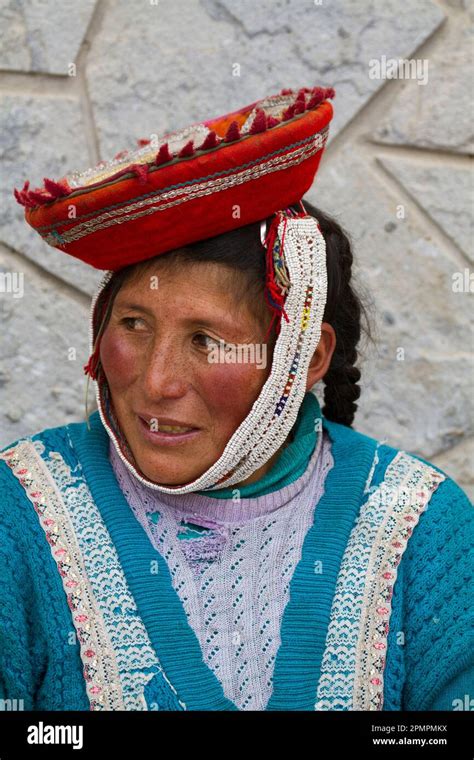 Peruano Quechua Pueblo Adulto Mujer Fotografías E Imágenes De Alta Resolución Alamy