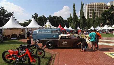 Tumplek Blek Pameran Otomotif Outdoor Terbesar Asia Tenggara Foto