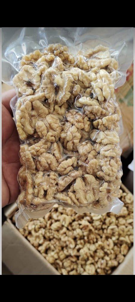 Snow White Kashmiri Walnut Kernels Packaging Size 250 Gram At Rs 1000