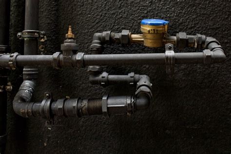 Home Repiping: 6 Signs That Indicate the Pipes Need Replacement