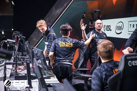 Fnatic Eliminate Na Vi From Esl Pro League Season Advance To Grand