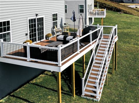 Trex Decking With Railing And Stairs