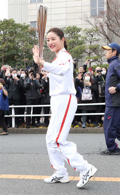 石原さとみ“聖火パフォーマンス”本番リハで「右手くるくる」お披露目― スポニチ Sponichi Annex 芸能