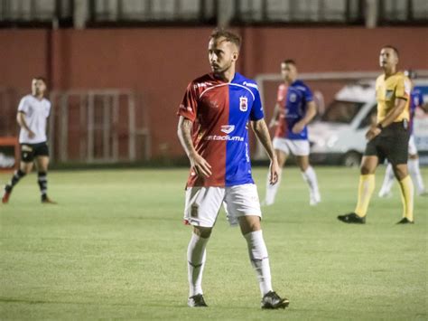 De Sa Da Paran Clube Retira O Meia Vitinho E Mais Dois Jogadores Do