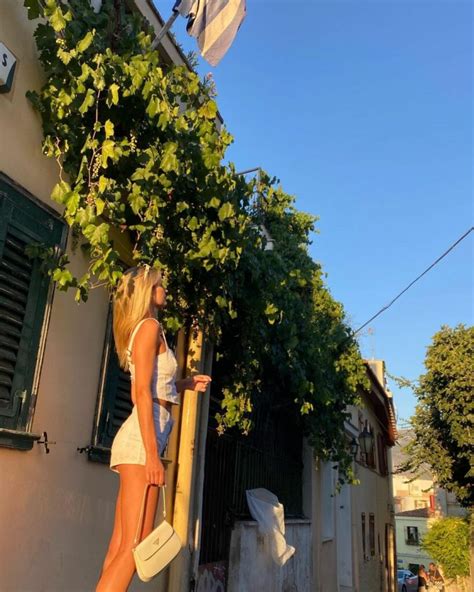 Hot Mary Vitinaros Of GNTM Enjoys Plaka In Athens Photos ProtoThema