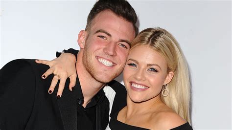 Dwts Pro Witney Carson Reveals That She S Expecting Baby No Parade