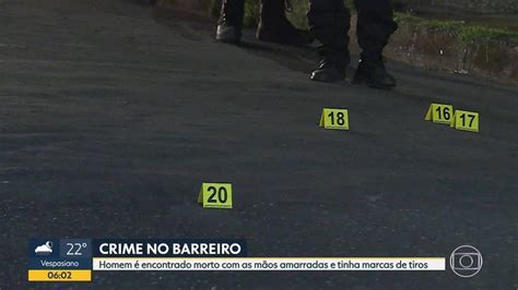 Mulher é suspeita de armar emboscada para matar homem na porta bar em