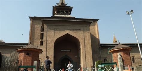 Srinagar Prayers At Jamia Masjid Barred For Th Consecutive Friday