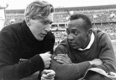 Jesse Owens Y Lutz Long Un Abrazo Que Hizo Historia Tv 2015