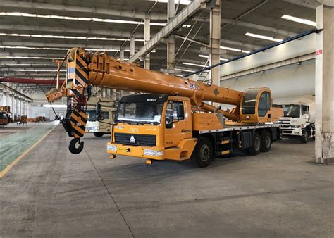 42 Drive Left Hand Drive Hydraulic Truck Bed Crane Max Lifting Height 28m