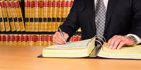 What Is The Difference Between A Paralegal And A Legal Assistant