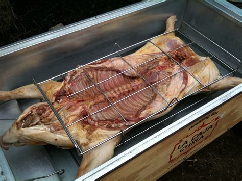 La Caja China Pig Roast | dine & devour