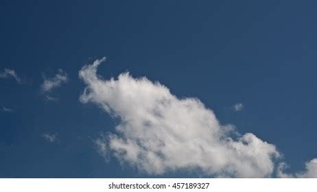 Clouds that look like animals : 621 images, photos et images ...