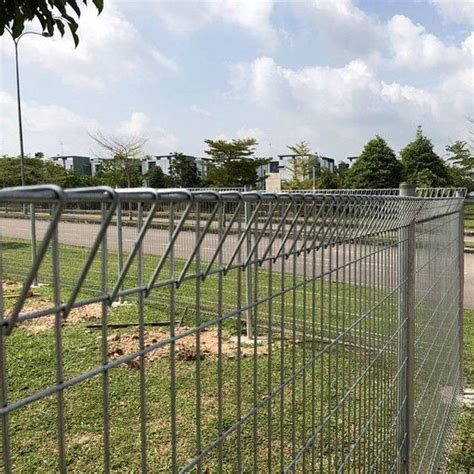 Hot Dipped Galvanized Welded Wire Mesh Fence Brc Fence Roll Top Fencing