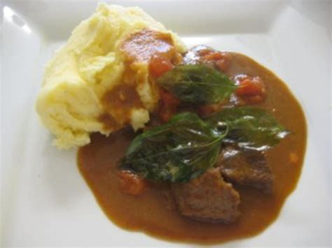 Rindsragout An Balsamico Sauce Mit Kartoffelstock Rezept Kochbar De