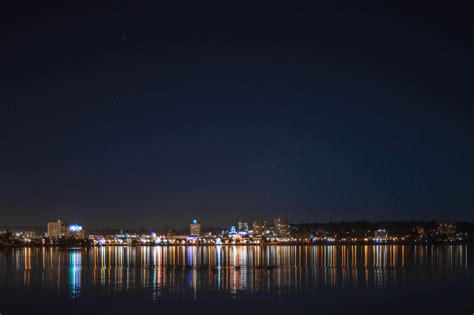 Downtown Barrie Ontario at night (OC) (4562x3038) : r/CityPorn