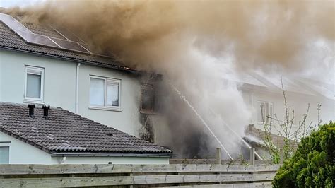 Brand In Schuur Slaat Over Naar Woning Opgeschaald Naar Grote Brand