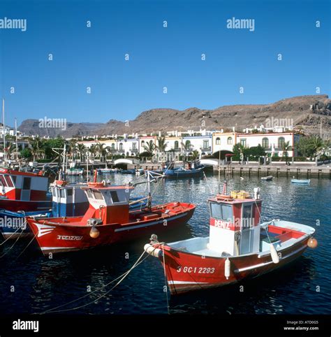 Puerto Mogan Boats Hi Res Stock Photography And Images Alamy