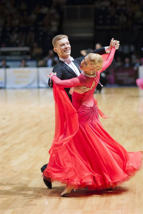 Viennese Waltz – Victoria Ballroom Dance Society