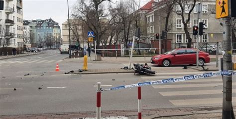 Wypadek Na Pradze Motocyklista Zmar Po Zderzeniu Z Osob Wk