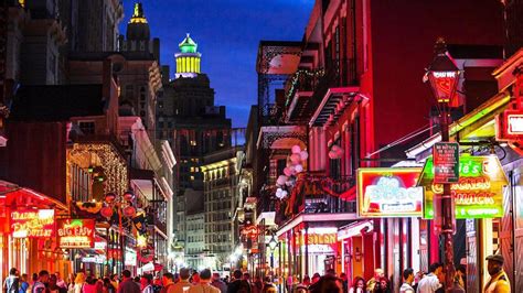 New Orleans Nightlife - 16 Amazing Things to Do After Dark