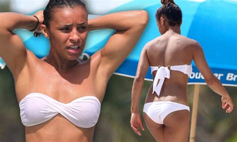 Hot Sexy Melanie Thornton Bikini Pics