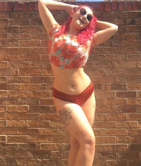 8 Hot Sexy Milly Smith Bikini Pics