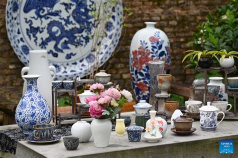 Across China Worldwide Ceramic Innovators Drawn To Jingdezhen Chinas