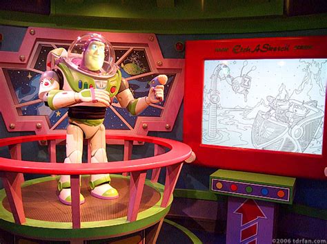 Buzz Lightyear's Astro Blasters Gallery - Tokyo Disneyland