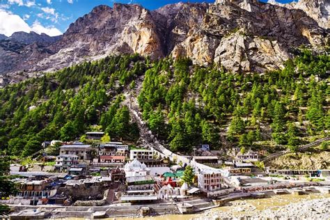 Offbeat Placeshomestaysgangotri Temple Places To Visit Gangotri