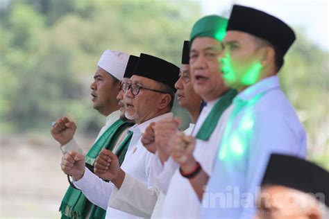 Foto Momen Mendag Zulkifli Hasan Hadiri Majelis Dzikir Dan Sholawat