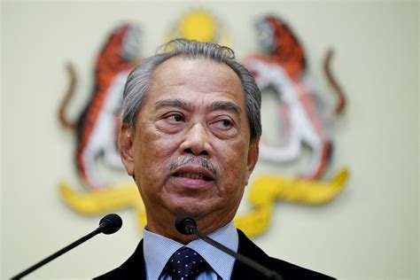 Malaysia Politics Upended Again as Key Party Calls on PM to Quit ...