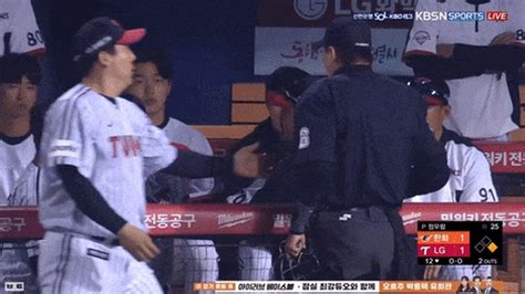 分享 韓職 主審去休息區嗆聲，韓式殺人棒球 Baseball板 Disp Bbs