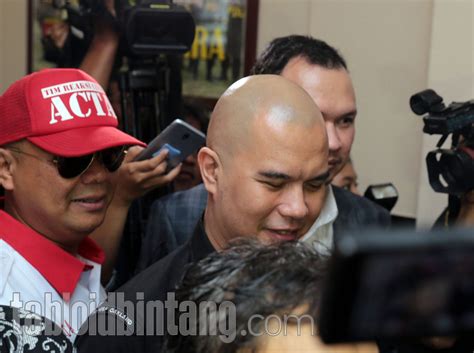 Jadi Tersangka Terkait Ujaran Kebencian Ahmad Dhani Penuhi Panggilan