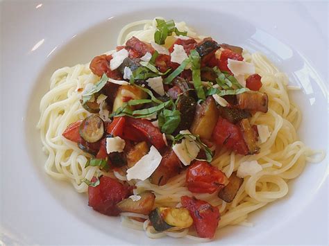 Spaghetti Mediterran Mit Zucchini Und Tomaten Von Jicky Chefkoch De