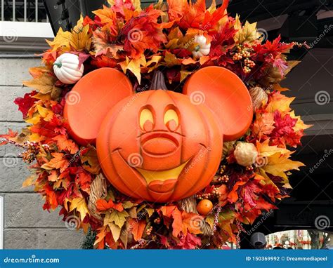 Mickey Mouse Jack-O-Lantern at the Magic Kingdom, Walt Disney World ...