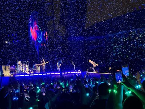 Curitiba Ganha De Sp Em Devolu O De Pulseiras De Show Do Coldplay