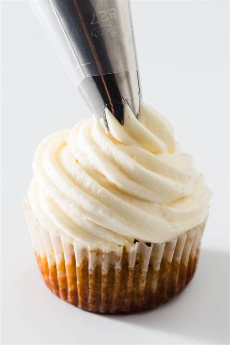 Cream Cheese Frosting - EASY and Perfect for Cakes or Cupcakes