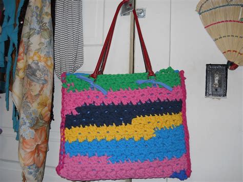 T Shirt Yarn Purse · How To Make A Knit Or Crochet Tote · Yarncraft On Cut Out Keep