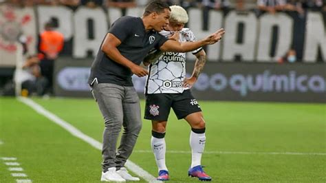 Novo técnico do Corinthians diretoria anuncia Fernando Lázaro para