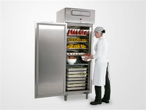 StudioIno Versatile Refrigeração em 2020 Cozinha industrial