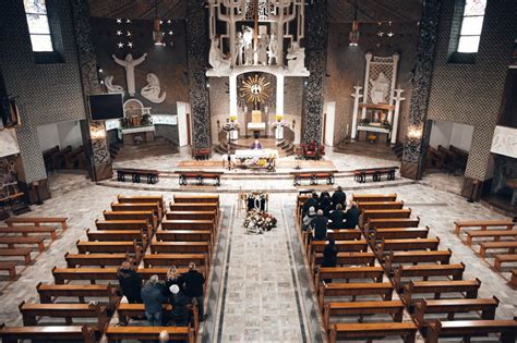 Pogrzeb wokalisty Chłopców z Placu Broni Dojmująco smutna ceremonia