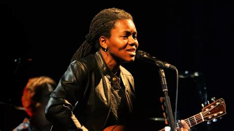 Tracy Chapman 35 Ans Après La Sortie De Fast Car Elle Rentre Dans