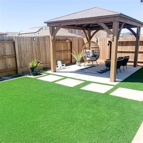 Turf Backyard Modern Backyard Landscaping Backyard Inspo Outdoor